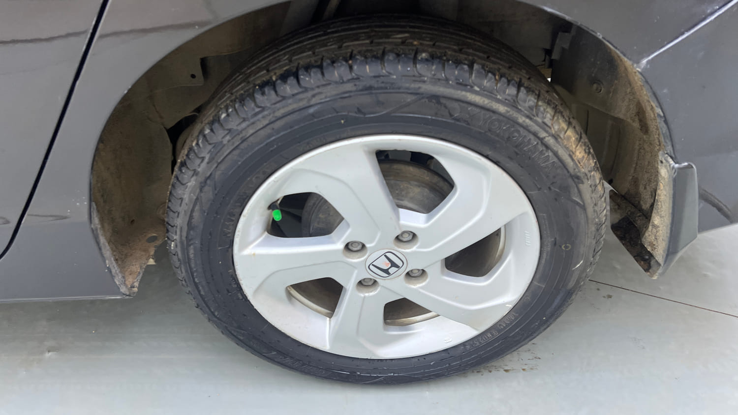Used 2014 Honda City SV Diesel Diesel Manual tyres LEFT REAR TYRE RIM VIEW