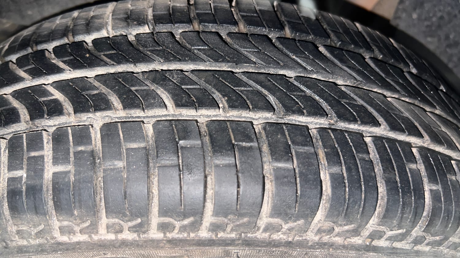 Used 2016 Tata Nano Twist XT Petrol Manual tyres LEFT REAR TYRE TREAD VIEW