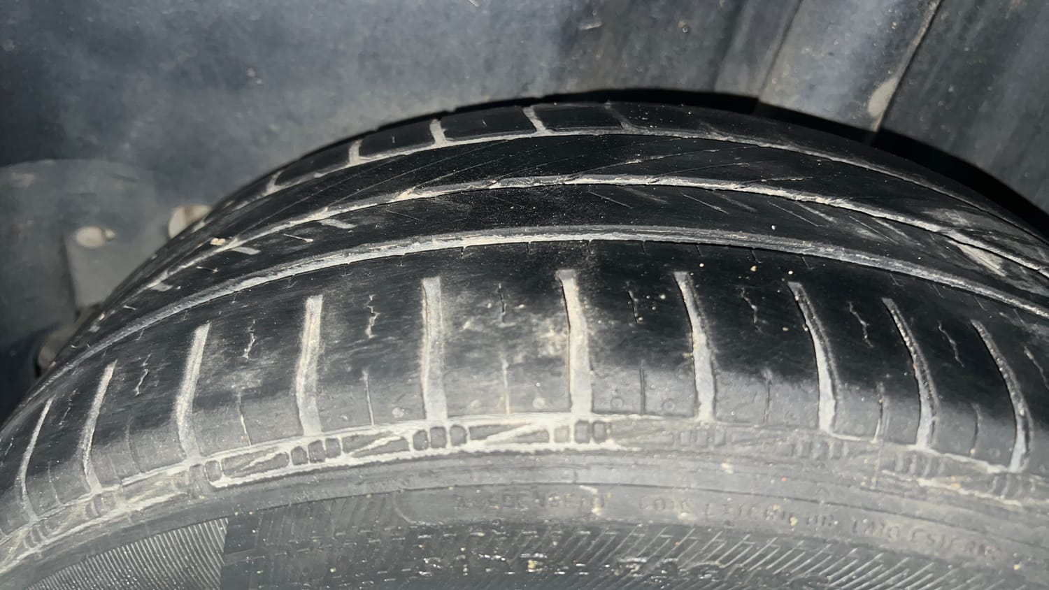 Used 2020 Skoda Rapid Active 1.0 TSI MT Petrol Manual tyres LEFT REAR TYRE TREAD VIEW