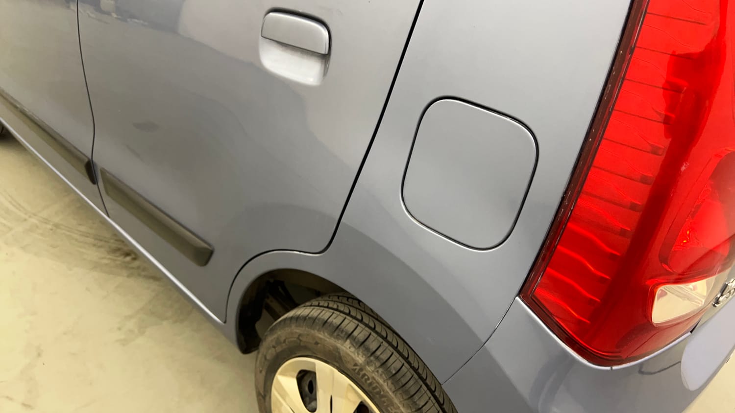 Used 2016 Maruti Suzuki Wagon R 1.0 VXI AMT Petrol Automatic dents MINOR DENT