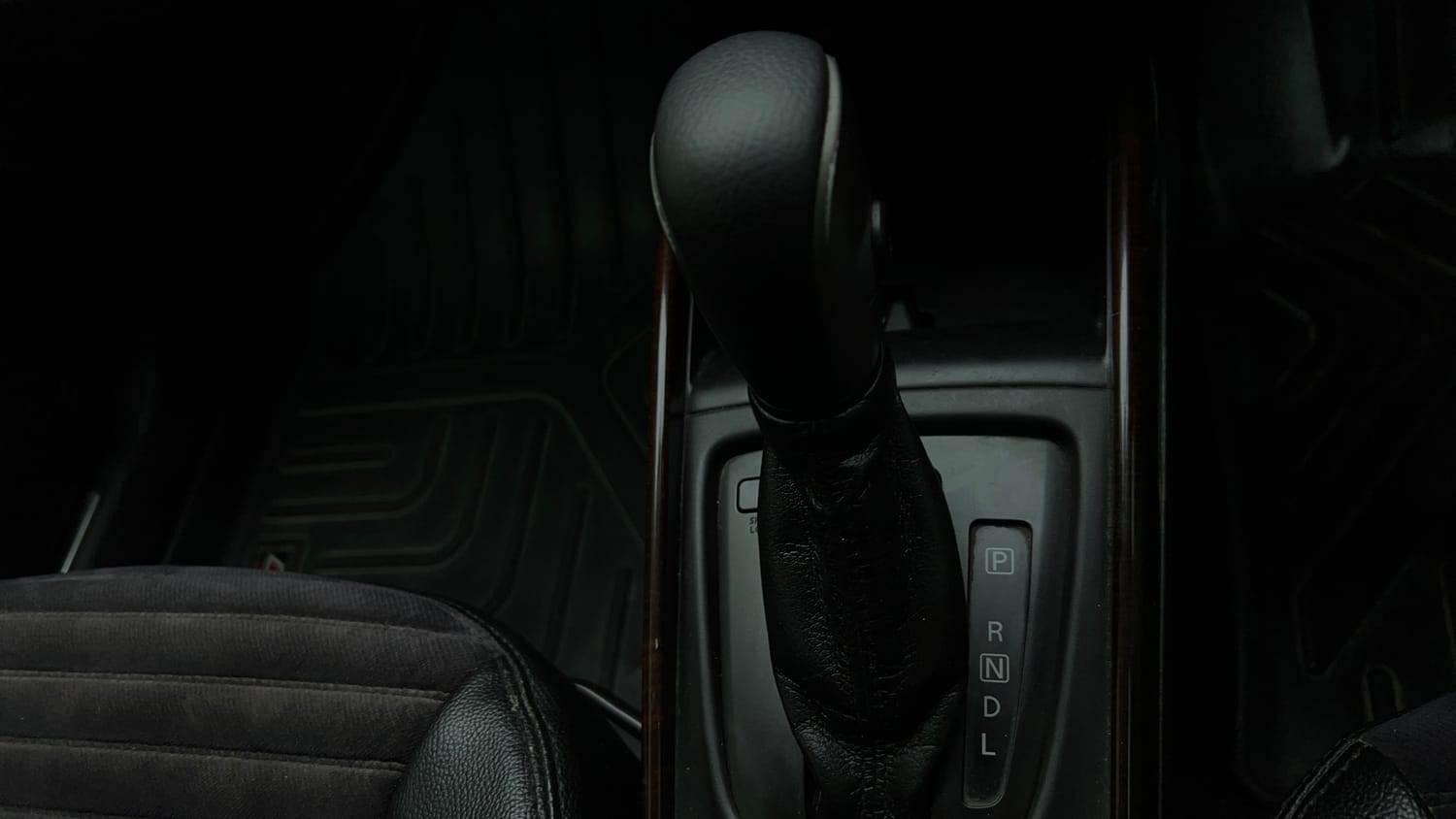 Used 2020 Toyota Glanza V CVT Petrol Automatic interior GEAR  KNOB VIEW