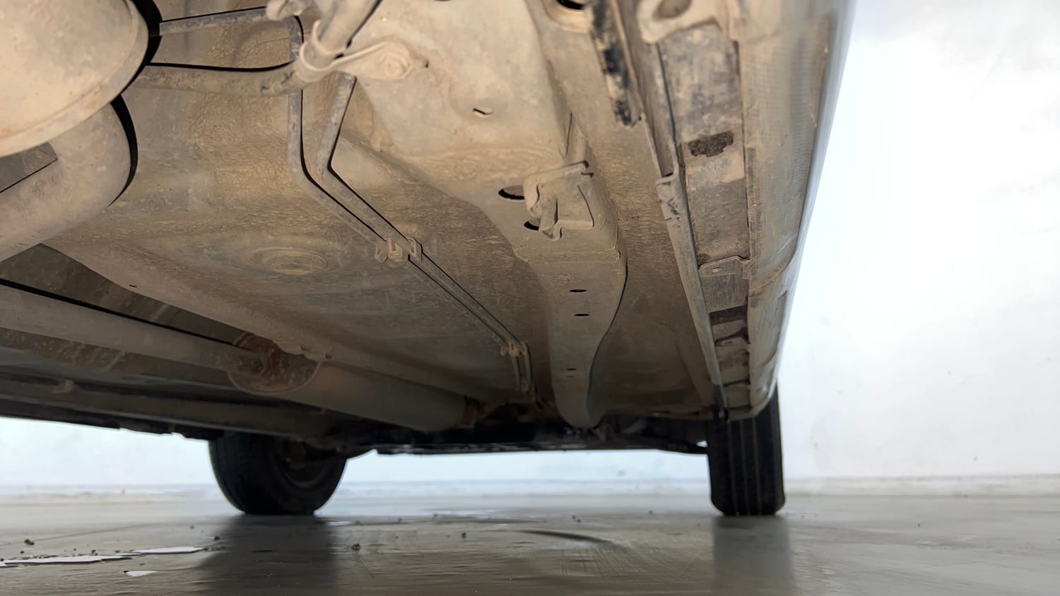 Used 2019 Maruti Suzuki S-Presso VXi Plus AMT Petrol Automatic extra REAR RIGHT UNDERBODY VIEW