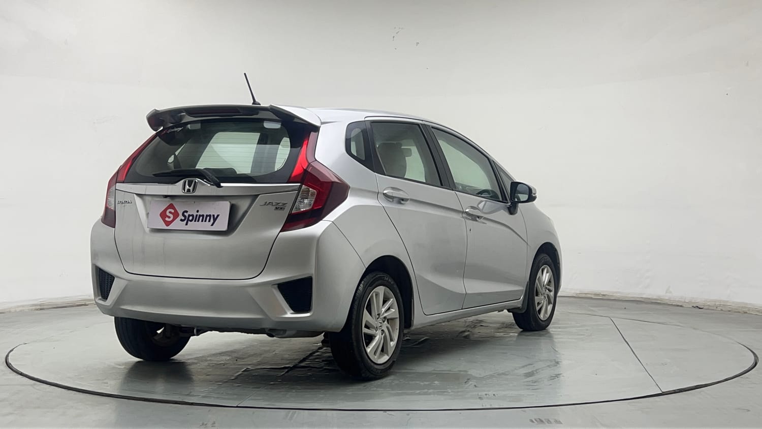 Used 2016 Honda Jazz VX Petrol Petrol Manual exterior RIGHT REAR CORNER VIEW