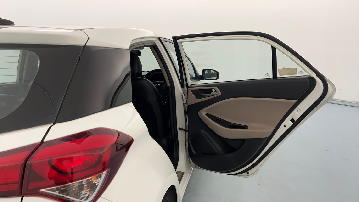Used 2016 Hyundai Elite i20 Asta 1.2 Petrol Manual interior RIGHT REAR DOOR OPEN VIEW