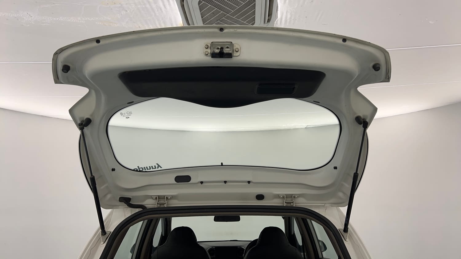 Used 2017 Hyundai Grand i10 Magna U2 1.2 CRDi Diesel Manual interior DICKY DOOR OPEN VIEW