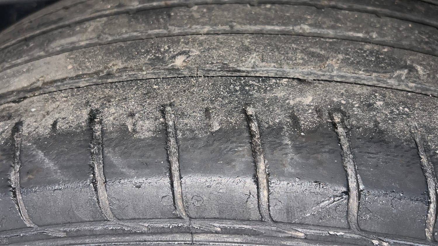 Used 2019 Hyundai Creta SX 1.6 AT Petrol Petrol Automatic tyres LEFT REAR TYRE TREAD VIEW