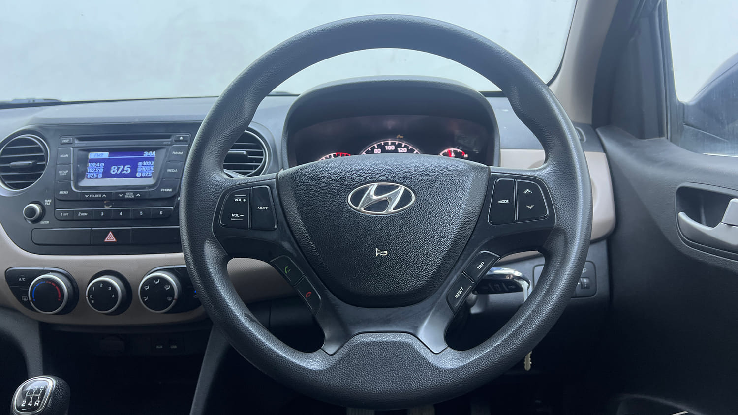 Used 2015 Hyundai Grand i10 Sportz 1.2 Kappa VTVT Petrol Manual interior STEERING VIEW