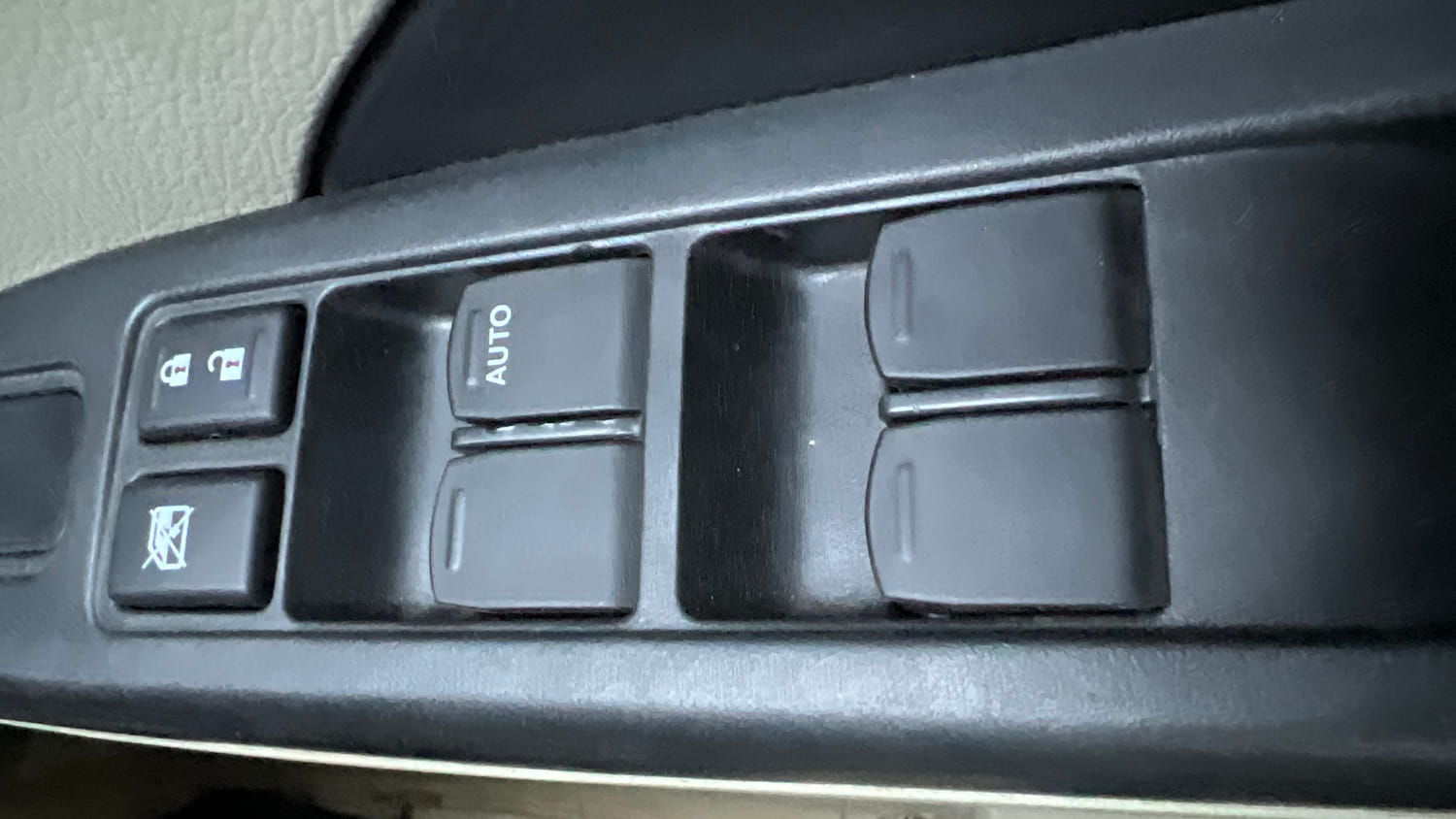 Used 2014 Maruti Suzuki Celerio VXi Petrol Manual top_features Rear power window