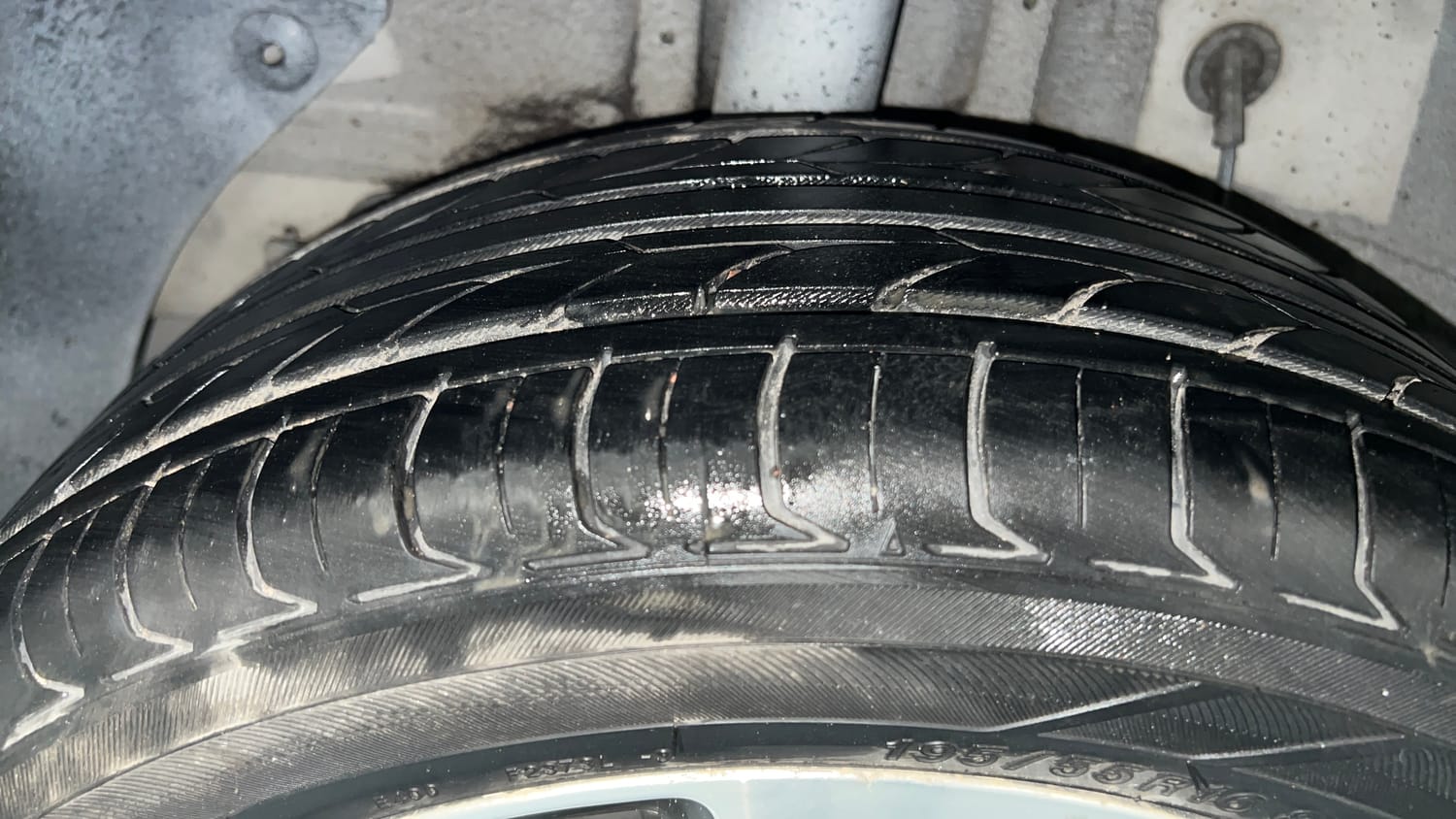 Used 2016 Hyundai Elite i20 Asta 1.2 Petrol Manual tyres RIGHT REAR TYRE TREAD VIEW