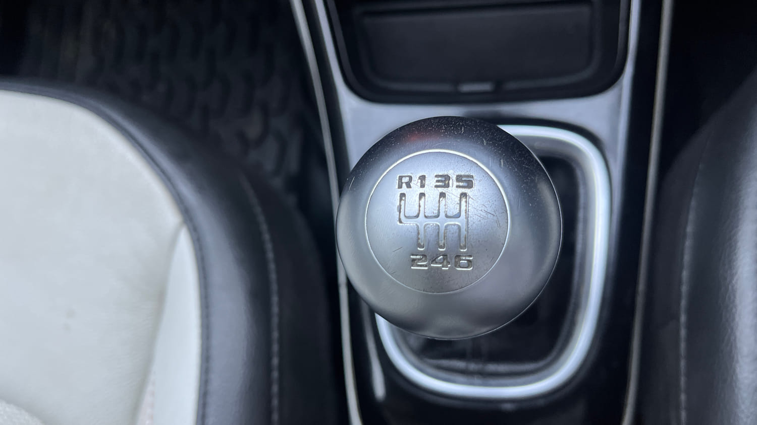 Used 2018 Jeep Compass Limited (O) 2.0 Diesel Diesel Manual interior GEAR  KNOB VIEW
