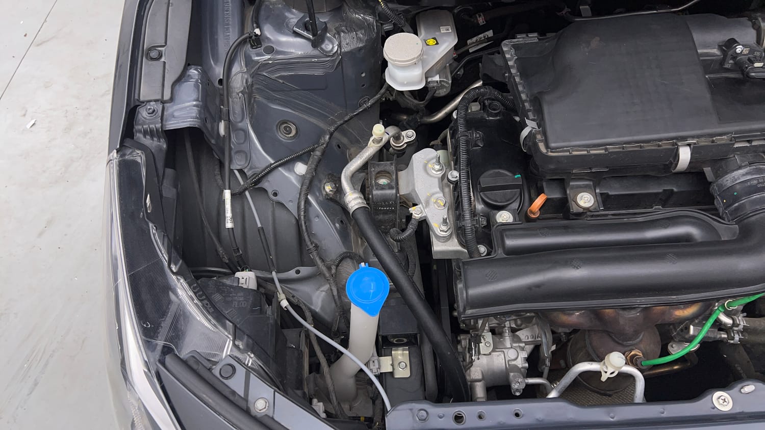 Used 2024 Toyota Glanza V AMT Petrol Automatic engine ENGINE RIGHT SIDE VIEW