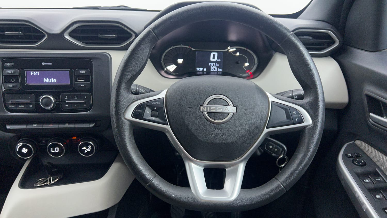 Used 2021 Nissan Magnite XL Petrol Manual interior STEERING VIEW