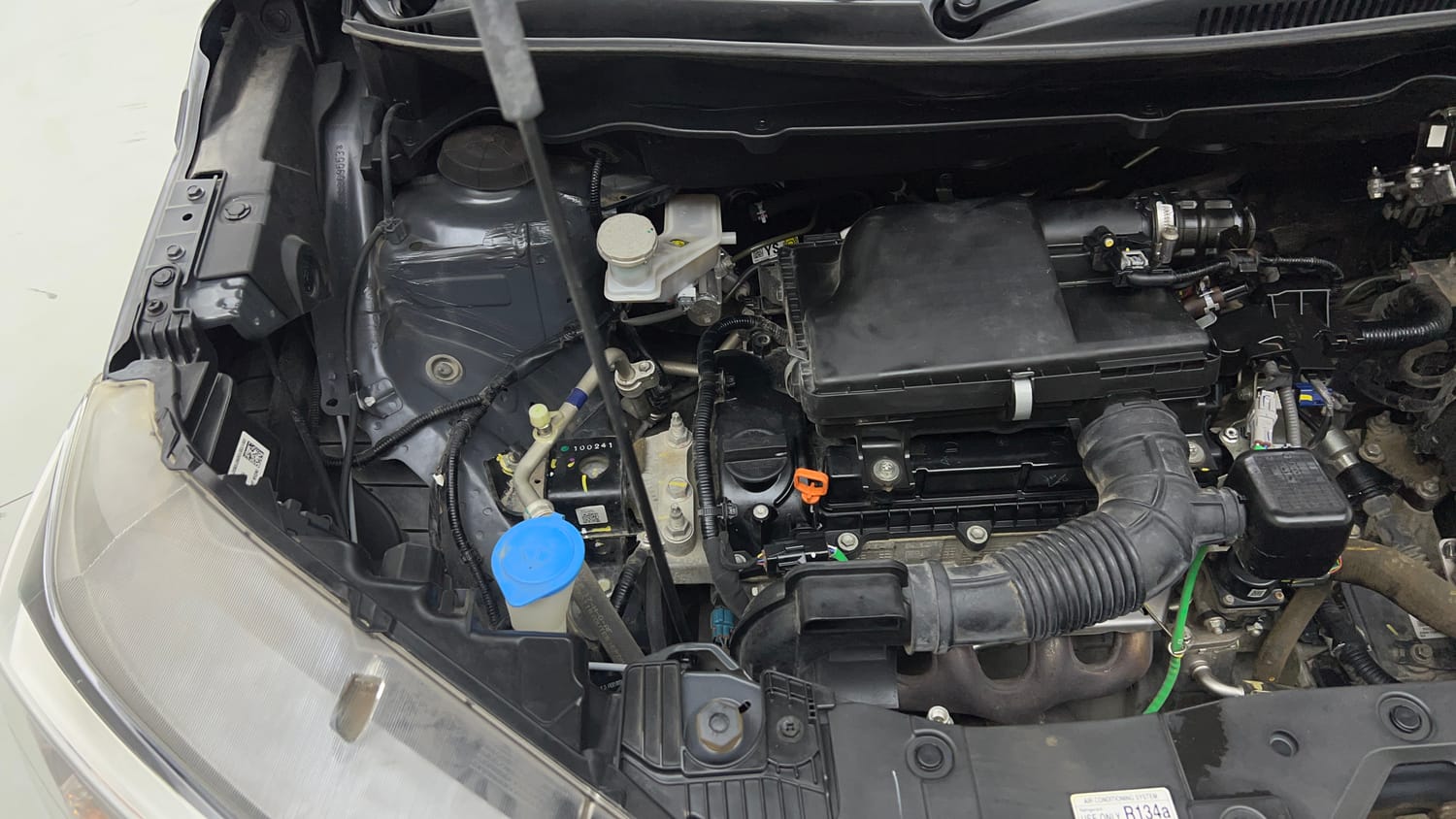 Used 2024 Maruti Suzuki XL6 Alpha AT Petrol Petrol Automatic engine ENGINE RIGHT SIDE VIEW