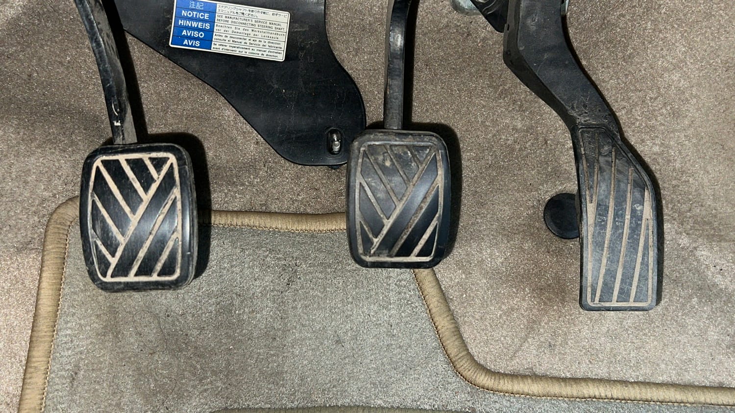 Used 2018 Maruti Suzuki Ertiga ZXI+ Petrol Manual interior PEDALS VIEW