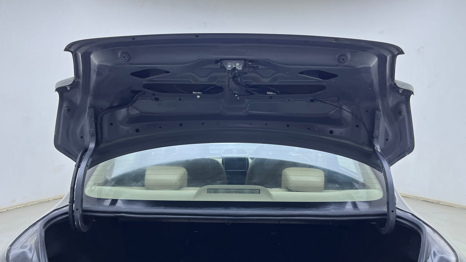 Used 2018 Maruti Suzuki Dzire ZDi Plus AMT Diesel Automatic interior DICKY DOOR OPEN VIEW