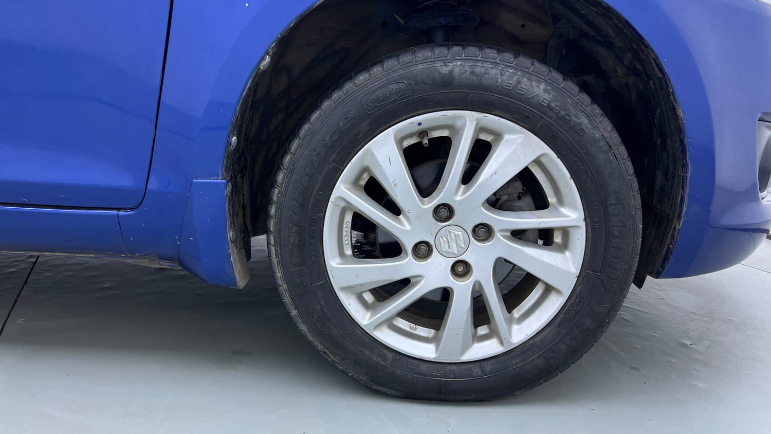 Used 2012 Maruti Suzuki Swift ZDi Diesel Manual tyres RIGHT FRONT TYRE RIM VIEW