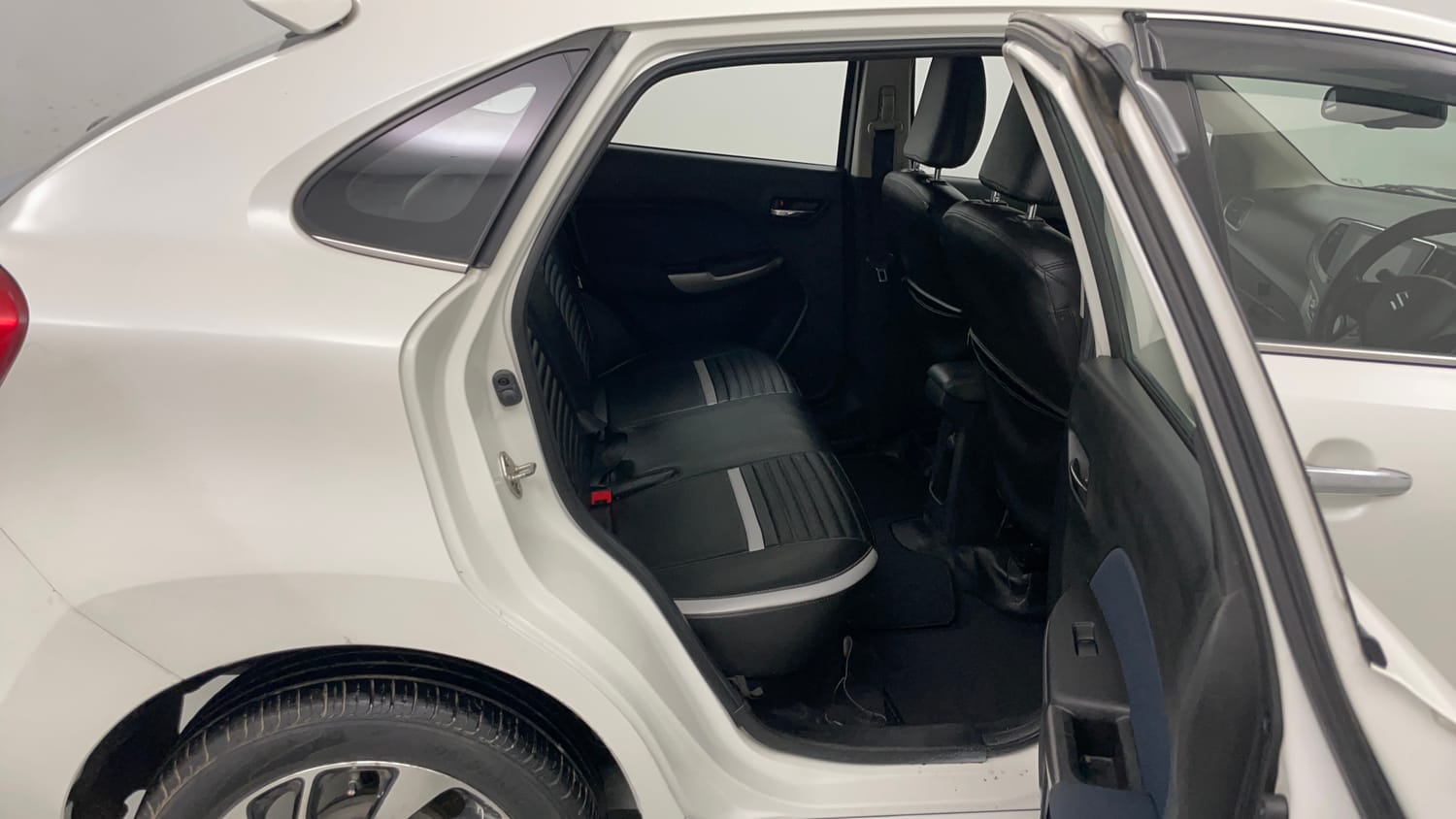 Used 2021 Maruti Suzuki Baleno Zeta Petrol Manual interior RIGHT SIDE REAR DOOR CABIN VIEW
