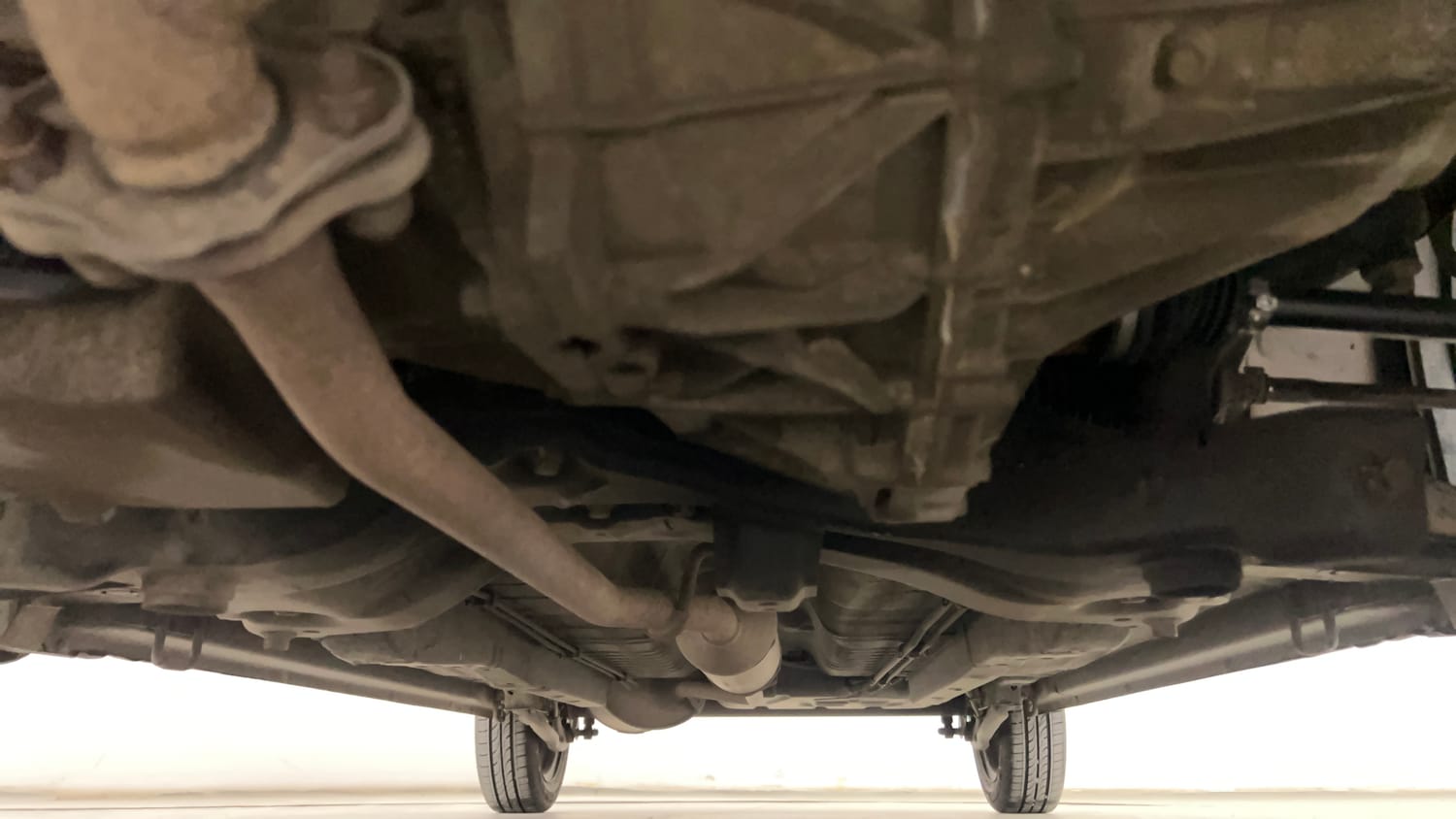 Used 2016 Maruti Suzuki Wagon R 1.0 VXI AMT Petrol Automatic extra FRONT LEFT UNDERBODY VIEW
