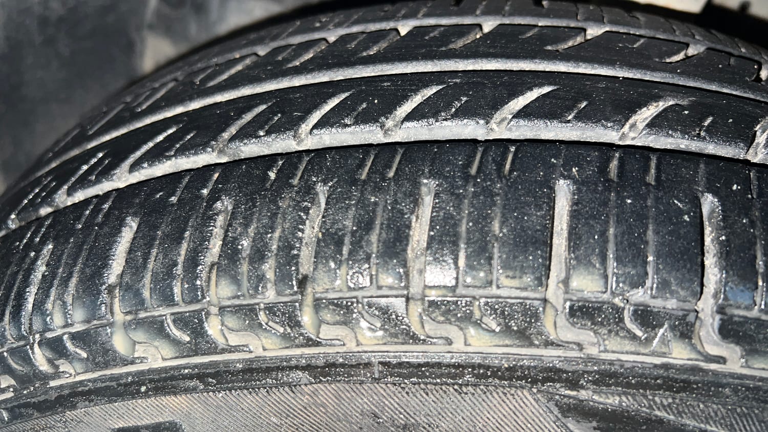 Used 2020 Maruti Suzuki Wagon R 1.0 VXi (O) 1.0 AMT Petrol Automatic tyres LEFT FRONT TYRE TREAD VIEW