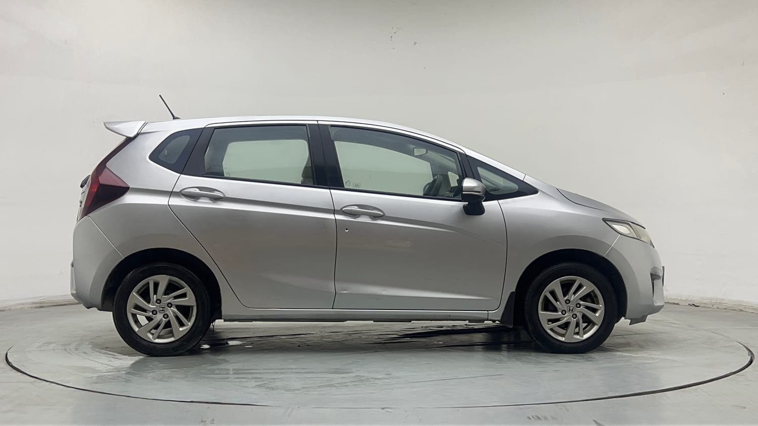 Used 2016 Honda Jazz VX Petrol Petrol Manual exterior RIGHT SIDE VIEW