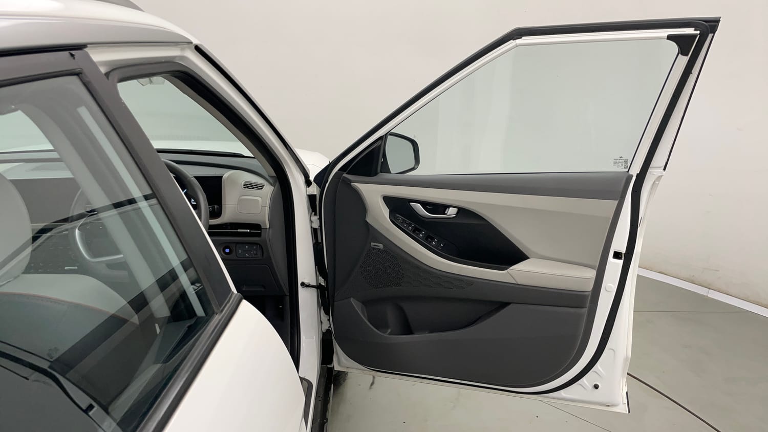 Used 2025 Hyundai Creta 1.5 MPi Petrol MT SX(O) Petrol Manual interior RIGHT FRONT DOOR OPEN VIEW