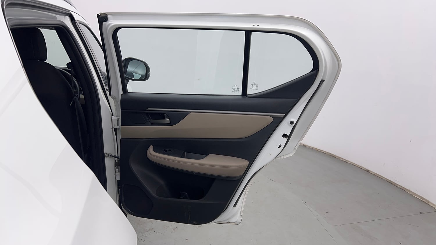 Used 2023 Honda Elevate VX MT Petrol Manual interior RIGHT REAR DOOR OPEN VIEW