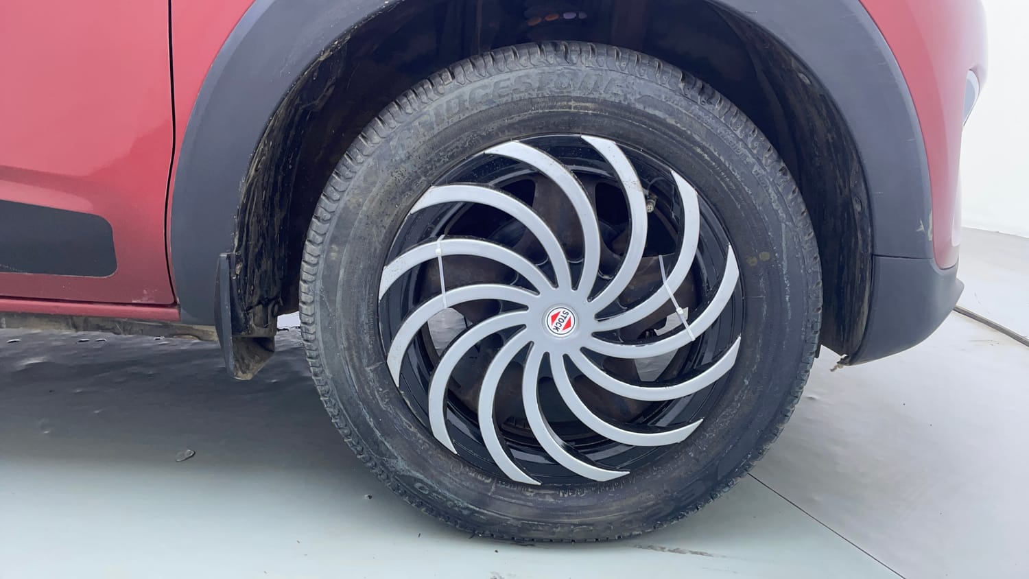 Used 2020 Renault Triber RXZ Petrol Manual tyres RIGHT FRONT TYRE RIM VIEW
