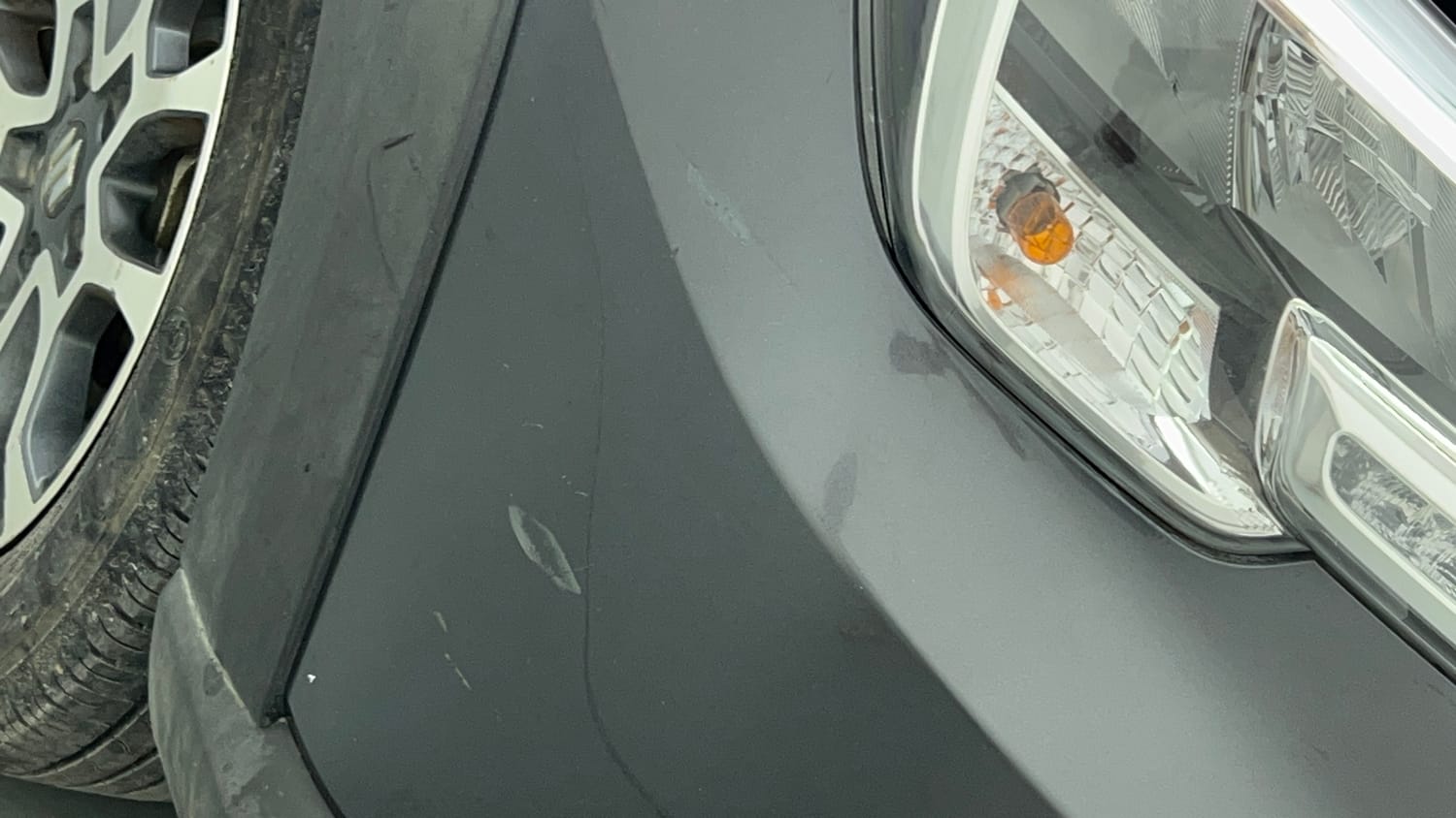 Used 2024 Maruti Suzuki XL6 Alpha AT Petrol Petrol Automatic dents MINOR SCRATCH