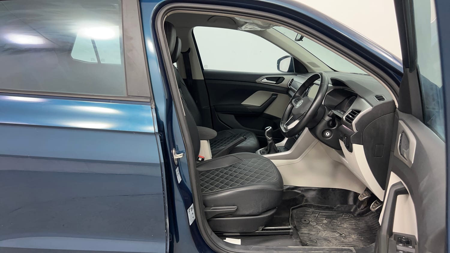 Used 2025 Volkswagen Taigun Highline 1.0 TSI MT Petrol Manual interior RIGHT SIDE FRONT DOOR CABIN VIEW