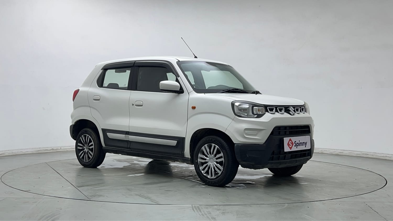 Used 2021 Maruti Suzuki S-Presso VXi Plus Petrol Manual exterior RIGHT FRONT CORNER VIEW