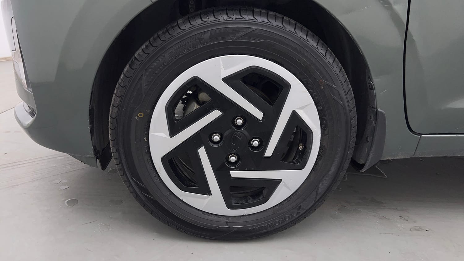 Used 2023 Hyundai Grand i10 Nios Sportz 1.2 Kappa VTVT Petrol Manual tyres LEFT FRONT TYRE RIM VIEW