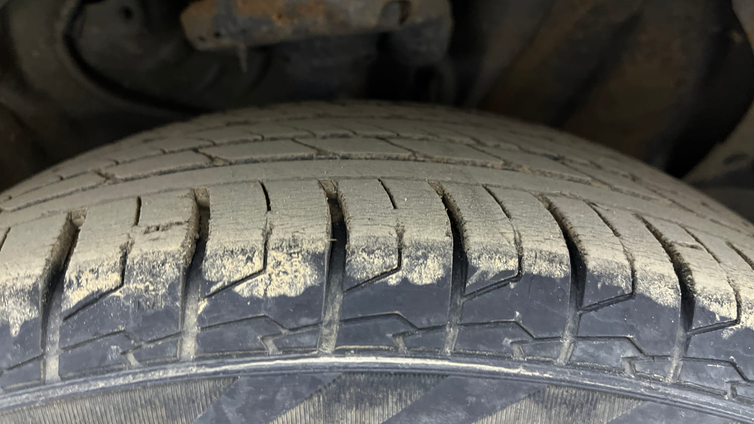 Used 2022 Kia Seltos GTX Plus 1.4 DCT Petrol Automatic tyres RIGHT FRONT TYRE TREAD VIEW