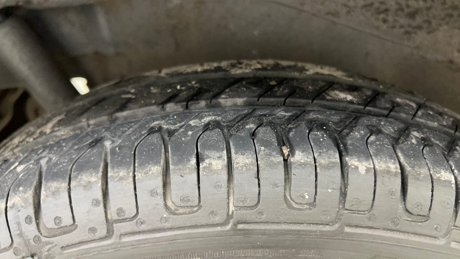 Used 2014 Maruti Suzuki Wagon R LXI CNG Cng Manual tyres RIGHT REAR TYRE TREAD VIEW