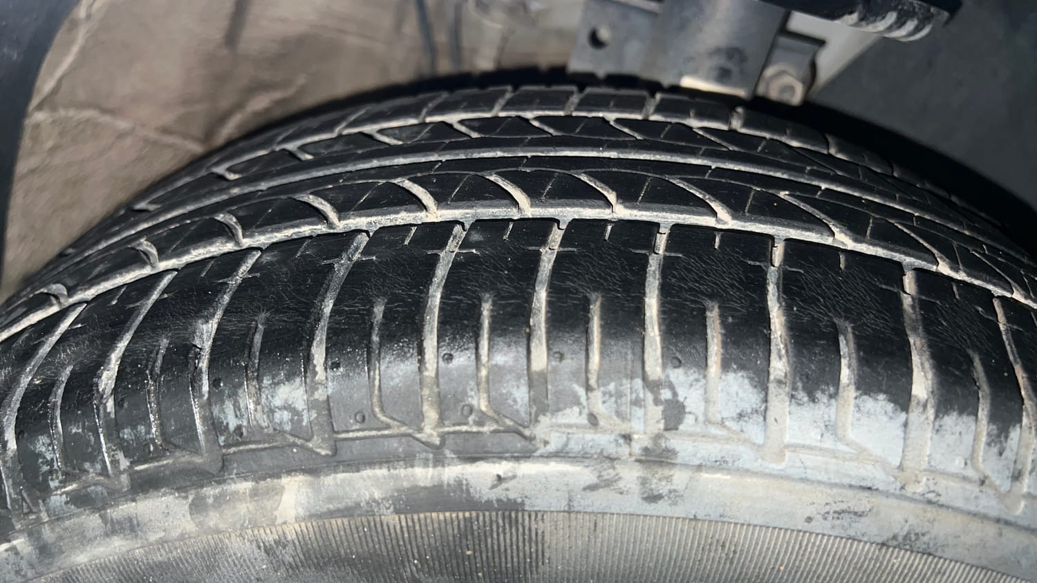 Used 2020 Skoda Rapid Active 1.0 TSI MT Petrol Manual tyres RIGHT FRONT TYRE TREAD VIEW