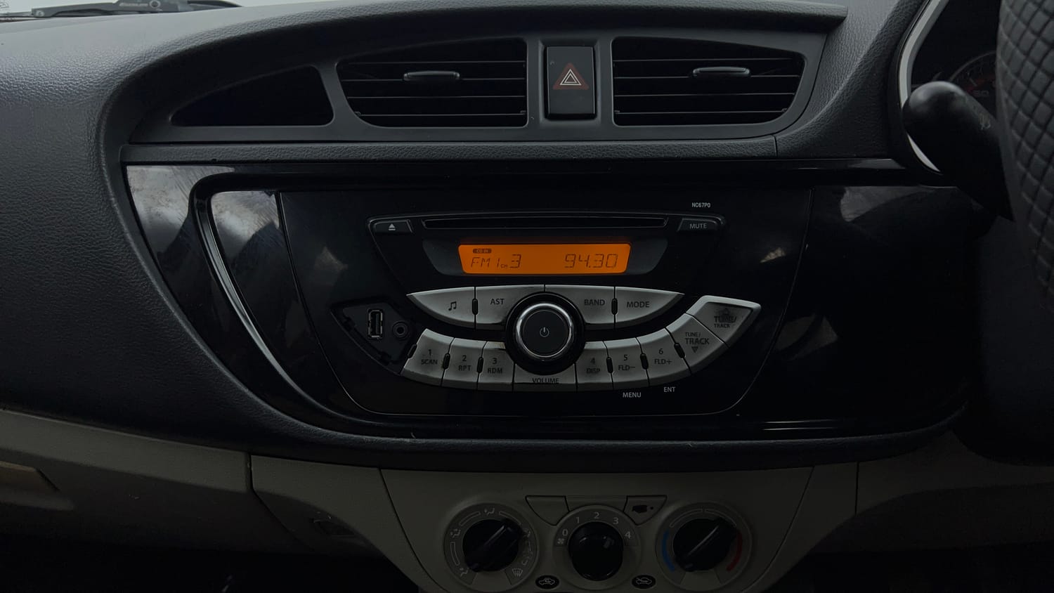 Used 2015 Maruti Suzuki Alto K10 VXi Petrol Manual top_features Integrated (in-dash) music system