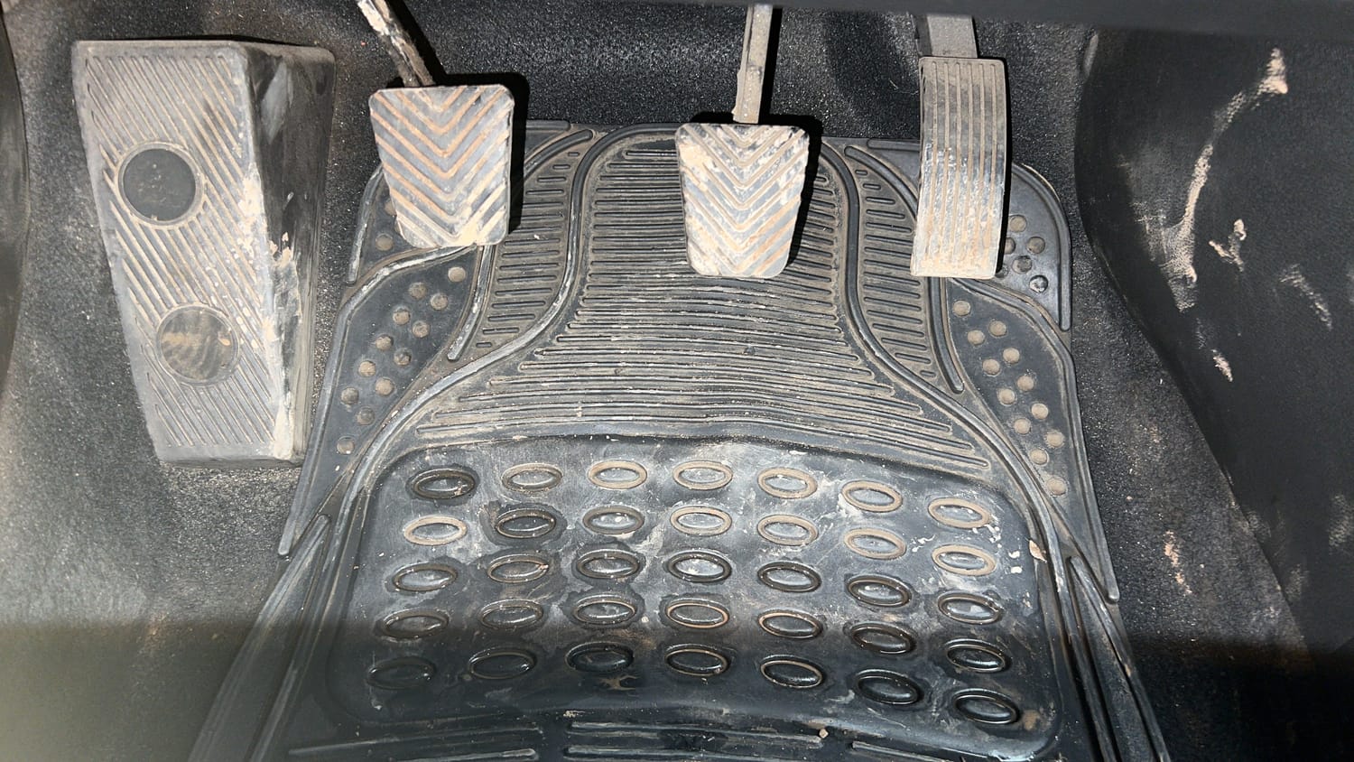 Used 2014 Hyundai Elite i20 Asta 1.2 Petrol Manual interior PEDALS VIEW