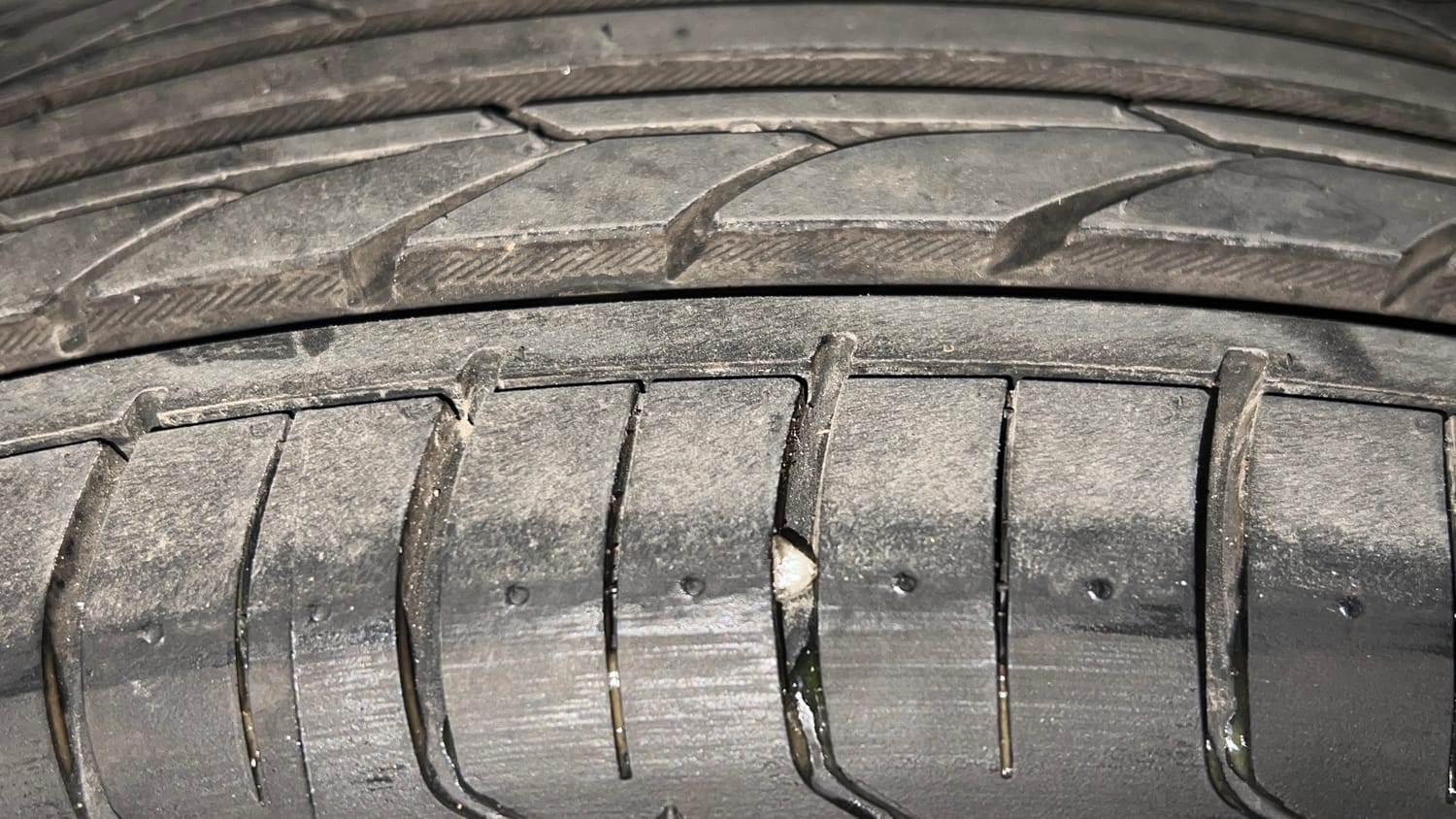 Used 2019 Hyundai Creta SX 1.6 AT Petrol Petrol Automatic tyres RIGHT FRONT TYRE TREAD VIEW