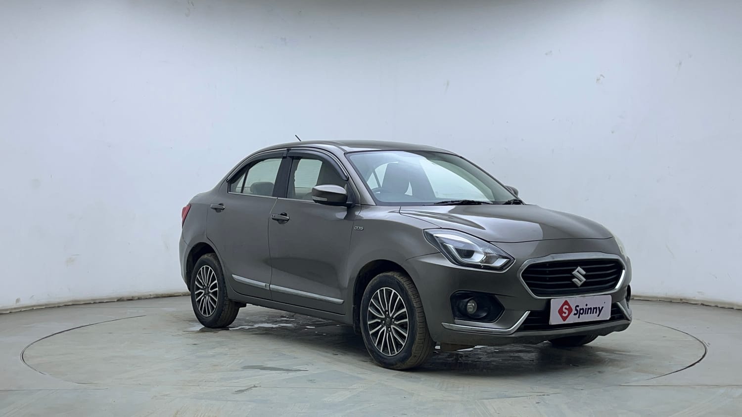 Used 2018 Maruti Suzuki Dzire ZDi Plus AMT Diesel Automatic exterior RIGHT FRONT CORNER VIEW