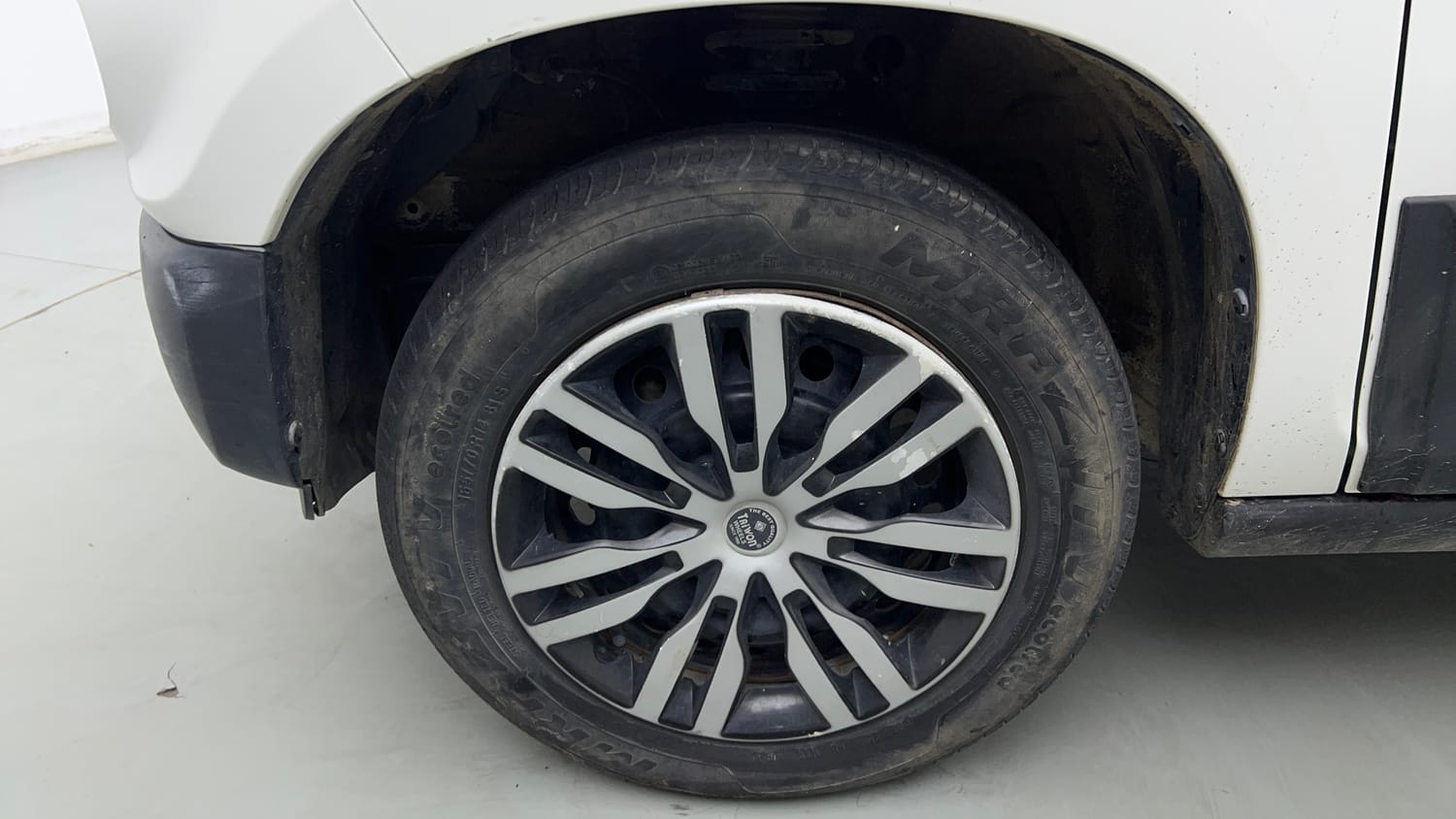 Used 2021 Maruti Suzuki S-Presso VXi Plus Petrol Manual tyres LEFT FRONT TYRE RIM VIEW
