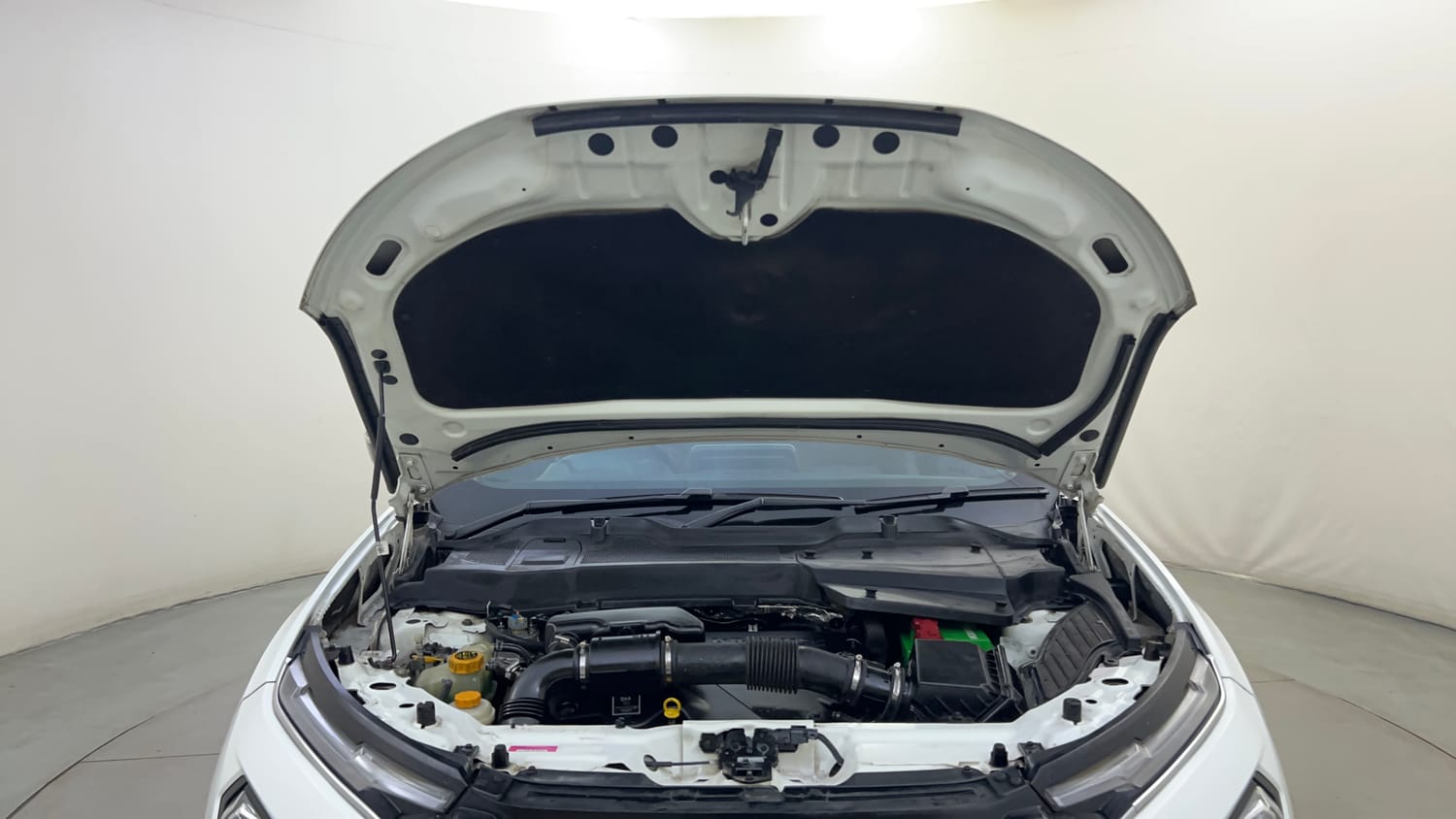 Used 2021 Tata Harrier XZA Plus Dual Tone Diesel Automatic engine ENGINE & BONNET OPEN FRONT VIEW