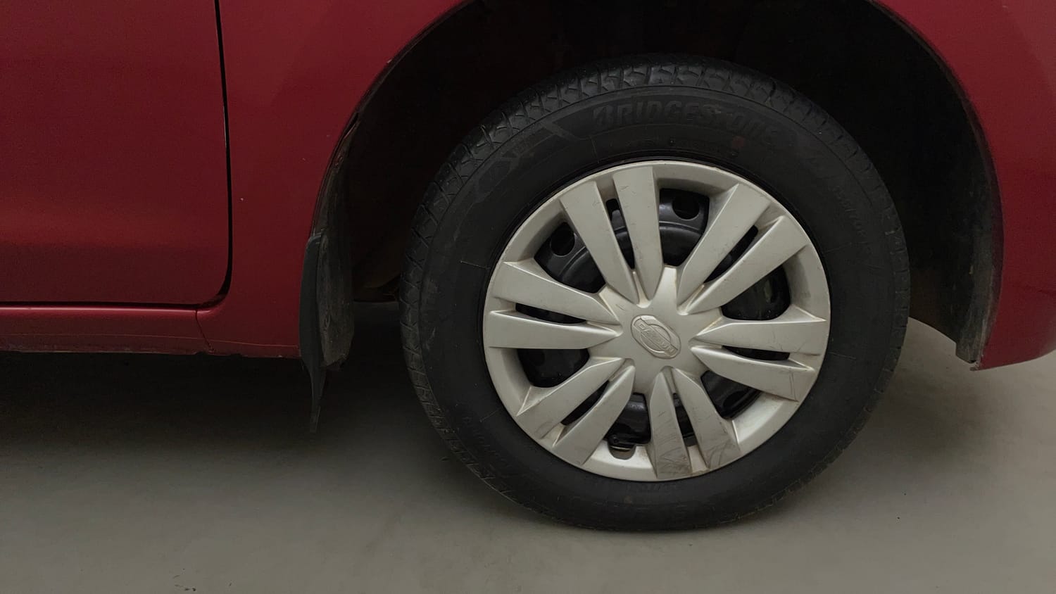 Used 2014 Datsun GO T Petrol Manual tyres RIGHT FRONT TYRE RIM VIEW