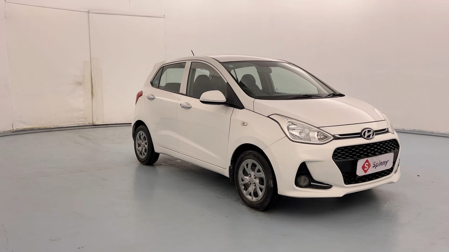 Used 2017 Hyundai Grand i10 Magna U2 1.2 CRDi Diesel Manual exterior RIGHT FRONT CORNER VIEW