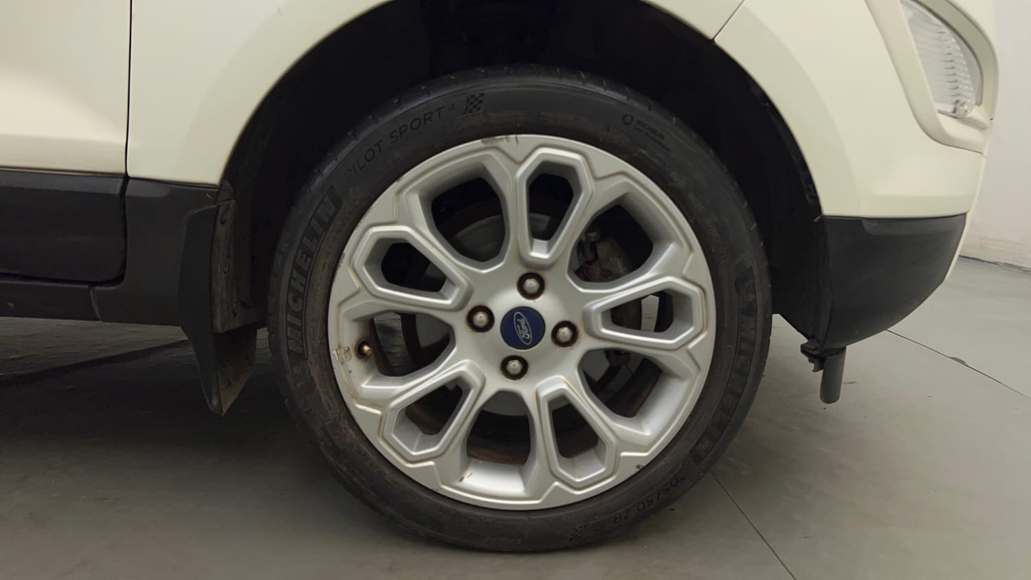 Used 2018 Ford EcoSport Titanium + 1.5L Ti-VCT AT Petrol Automatic tyres RIGHT FRONT TYRE RIM VIEW