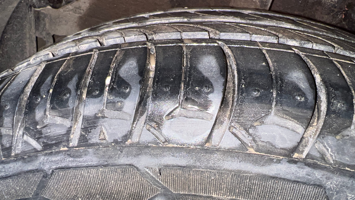 Used 2019 Tata Tiago XZ+ Petrol+cng(outside fitted) Cng Manual tyres RIGHT REAR TYRE TREAD VIEW