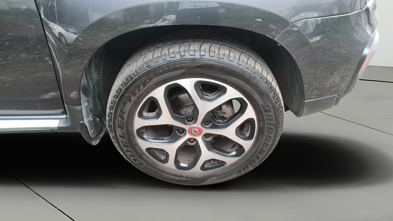 Used 2021 Renault Duster RXZ 1.3 Turbo Petrol CVT Petrol Automatic tyres RIGHT FRONT TYRE RIM VIEW