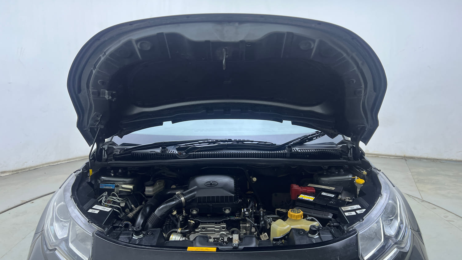 Used 2023 Tata Nexon XZ Plus (L) Petrol Manual engine ENGINE & BONNET OPEN FRONT VIEW