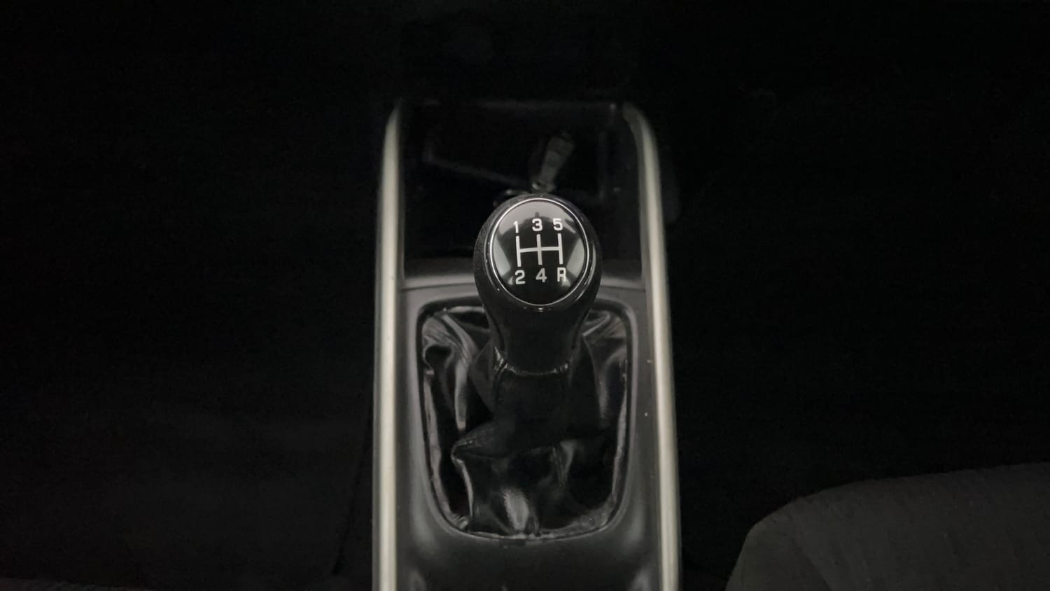 Used 2019 Maruti Suzuki Baleno Zeta 1.2 Petrol Manual interior GEAR  KNOB VIEW