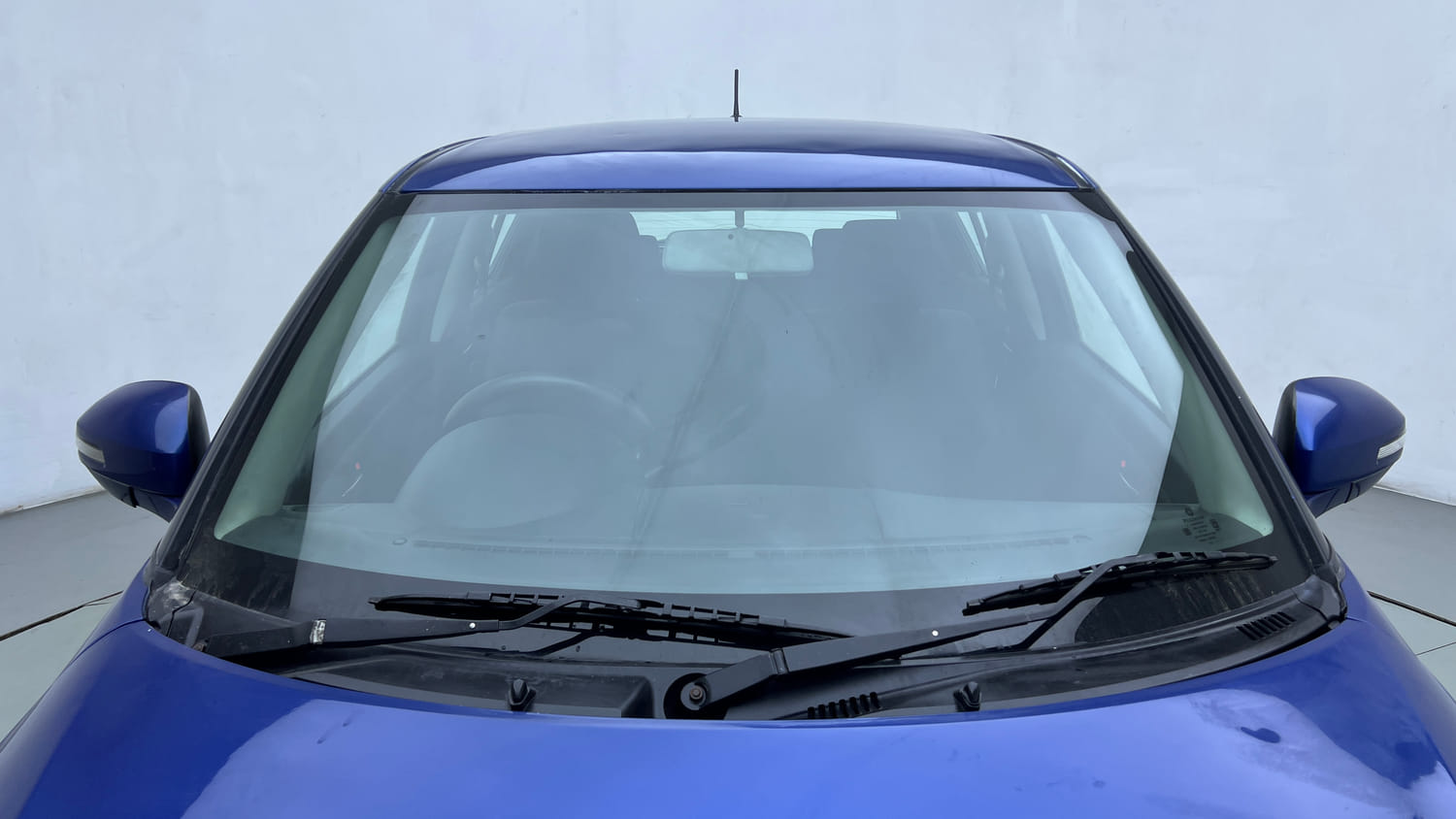 Used 2012 Maruti Suzuki Swift ZDi Diesel Manual exterior FRONT WINDSHIELD VIEW