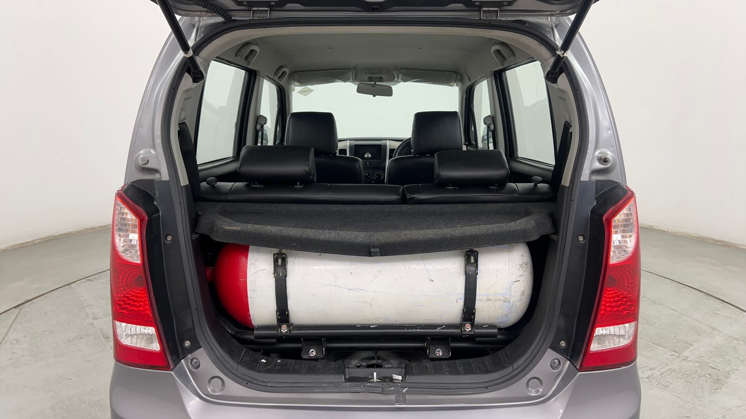Used 2014 Maruti Suzuki Wagon R LXI CNG Cng Manual interior DICKY INSIDE VIEW