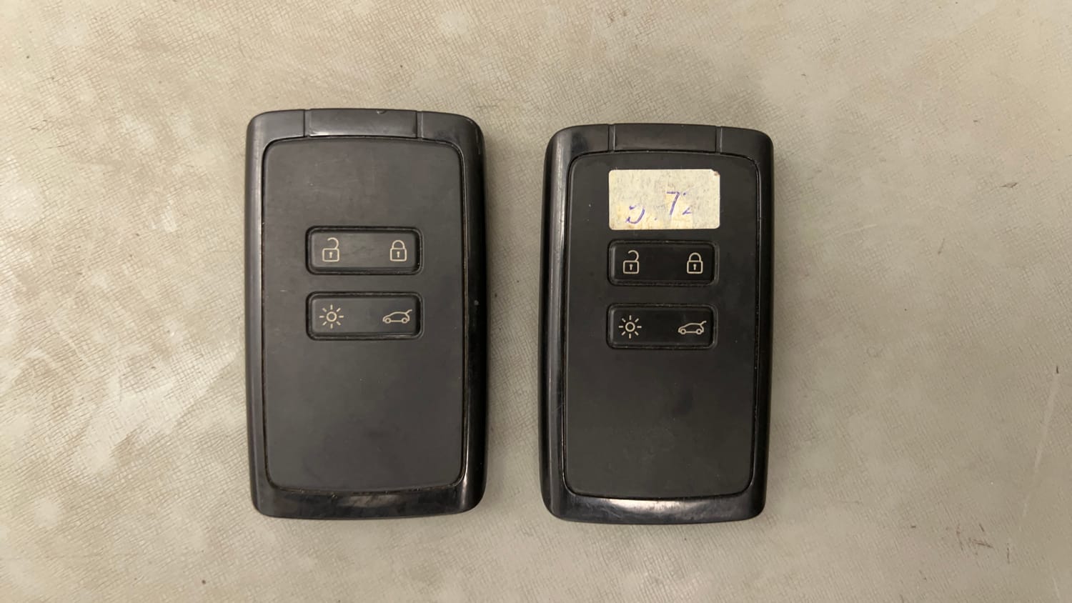 Used 2022 Renault Kiger RXT (O) MT Dual Tone Petrol Manual extra CAR KEY VIEW